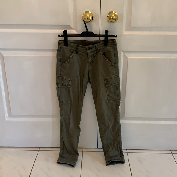 Uniqlo green cargo pants - Picture 1 of 4